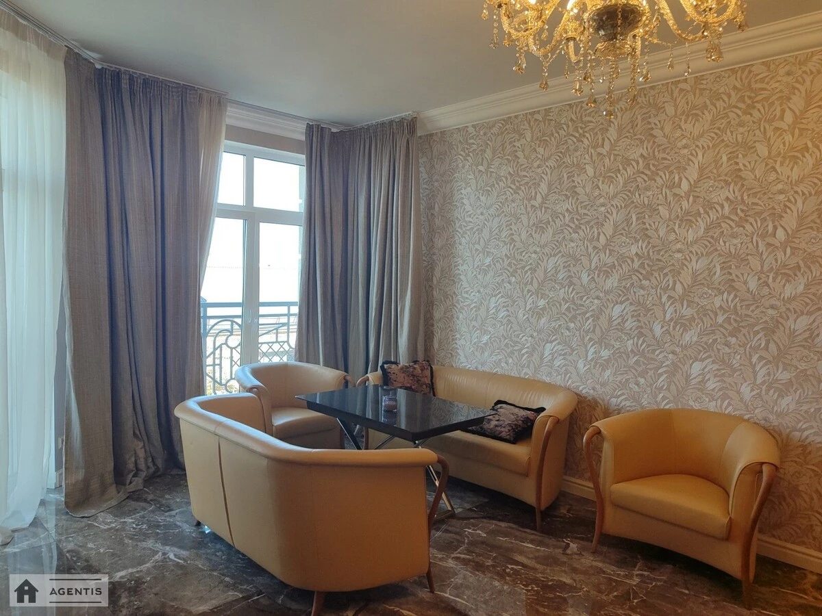 Apartment for rent 1 room, 90 m², 6th fl./9 floors. 35, Spaska 35, Kyiv. 