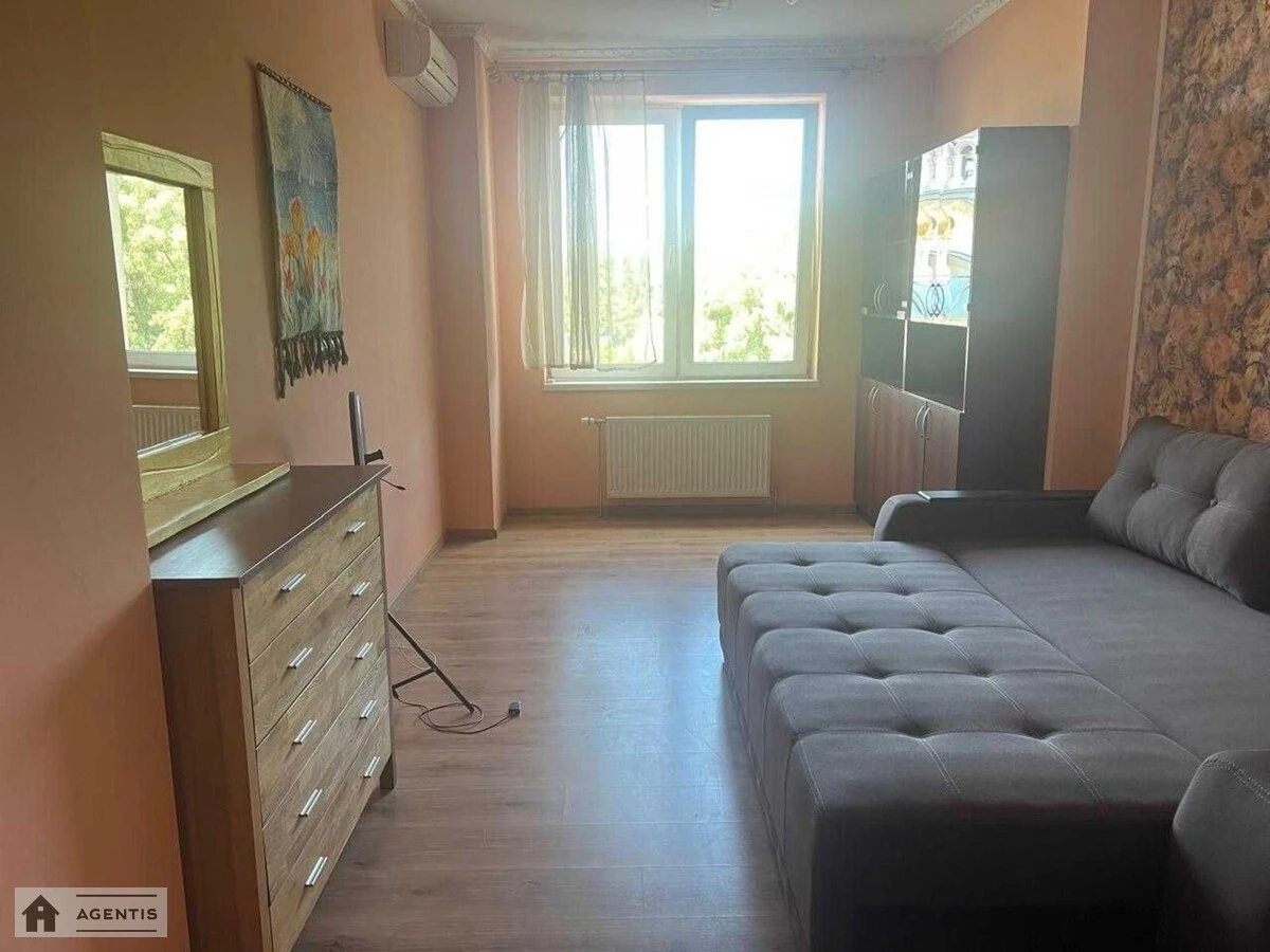 Apartment for rent 1 room, 50 m², 4th fl./23 floors. Akademika Hlushkova prosp., Kyiv. 