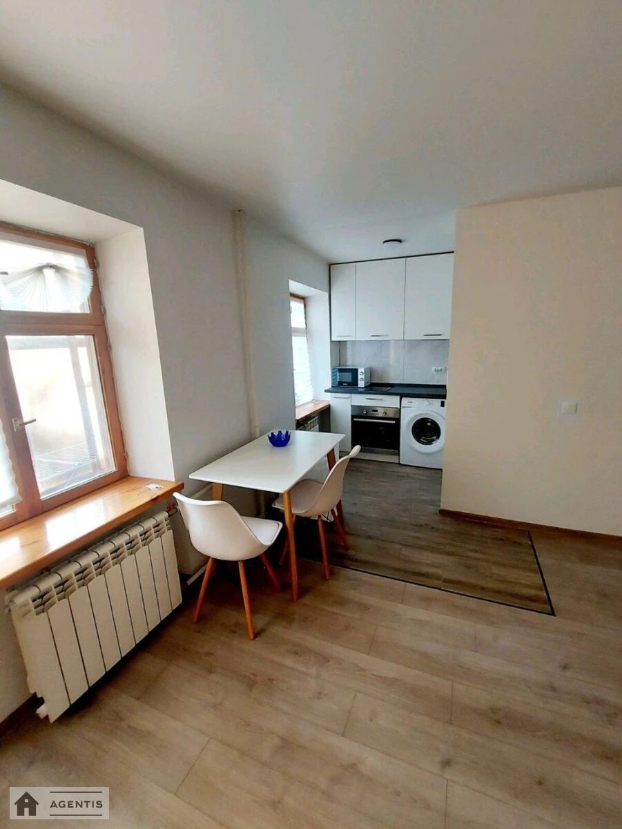 Apartment for rent 2 rooms, 45 m², 4th fl./5 floors. 5, Dobriy Shlyah 5, Kyiv. 