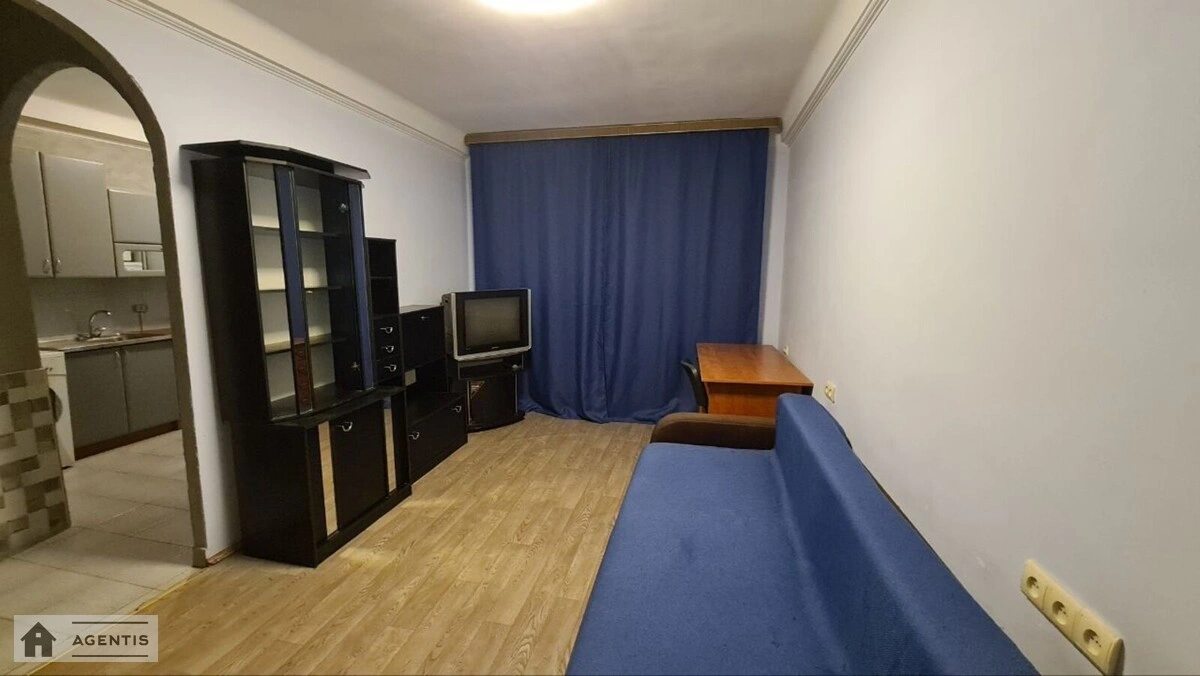 Здам квартиру 1 кімната, 30 m², 1 пов./5 поверхів. 8, Академіка Щусєва вул., Київ. 