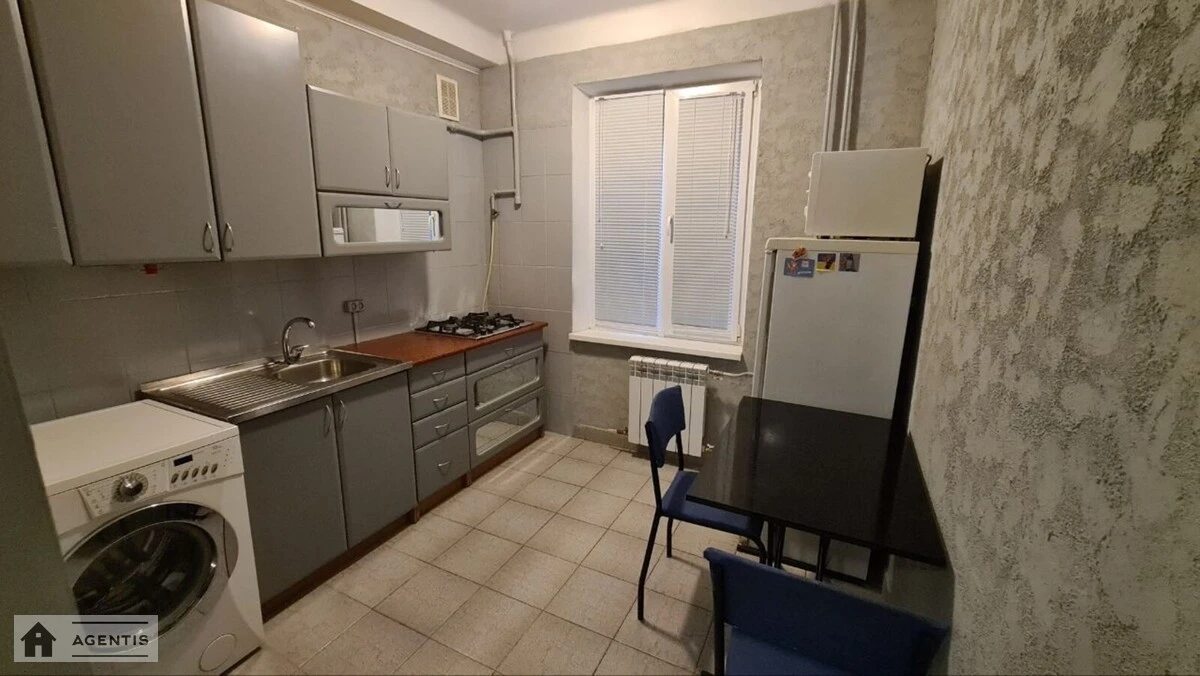 Apartment for rent 1 room, 30 m², 1st fl./5 floors. 8, Akademika Shchusyeva vul., Kyiv. 