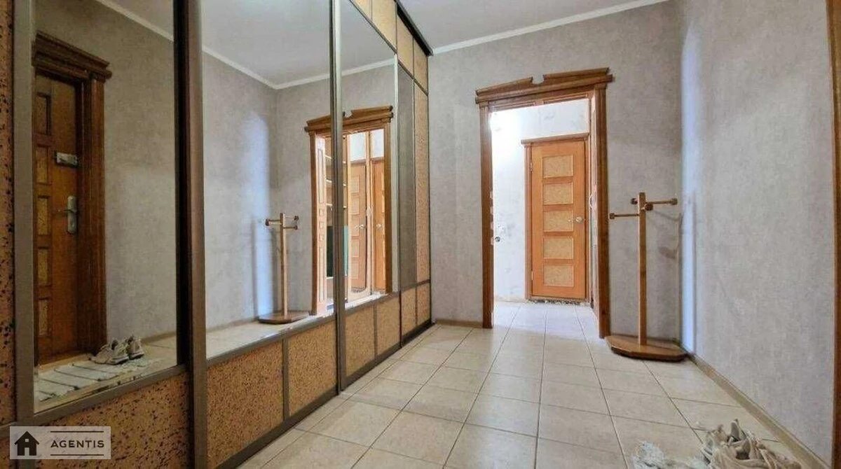 Сдам квартиру 2 комнаты, 61 m², 9 эт./16 этажей. 25, Петра Григоренка просп., Киев. 