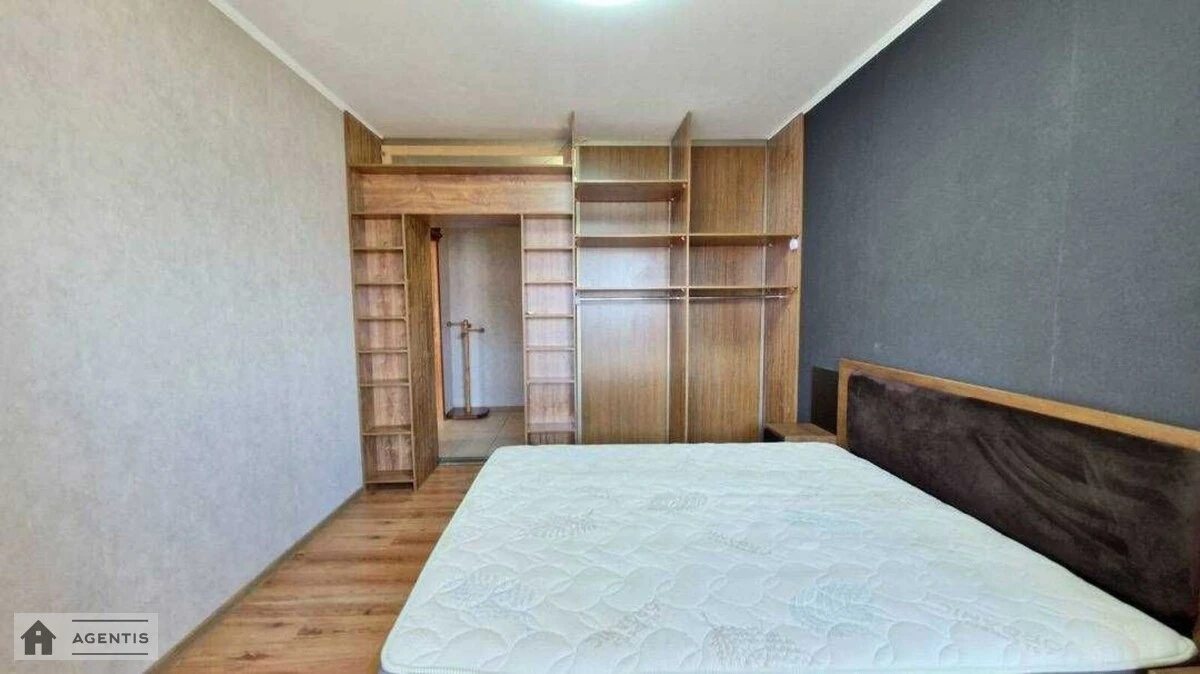 Сдам квартиру 2 комнаты, 61 m², 9 эт./16 этажей. 25, Петра Григоренка просп., Киев. 