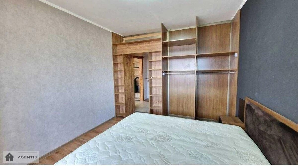 Сдам квартиру 2 комнаты, 61 m², 9 эт./16 этажей. 25, Петра Григоренка просп., Киев. 