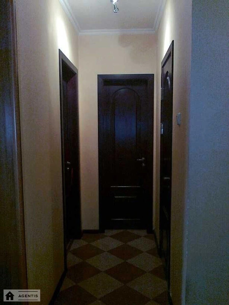 Apartment for rent 2 rooms, 77 m², 4th fl./12 floors. 10, Vasylya Verkhovyntsya vul., Kyiv. 