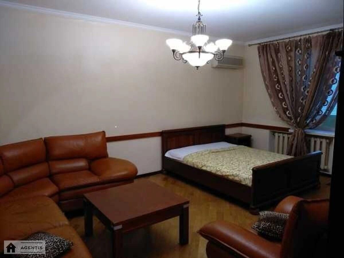 Apartment for rent 2 rooms, 77 m², 4th fl./12 floors. 10, Vasylya Verkhovyntsya vul., Kyiv. 