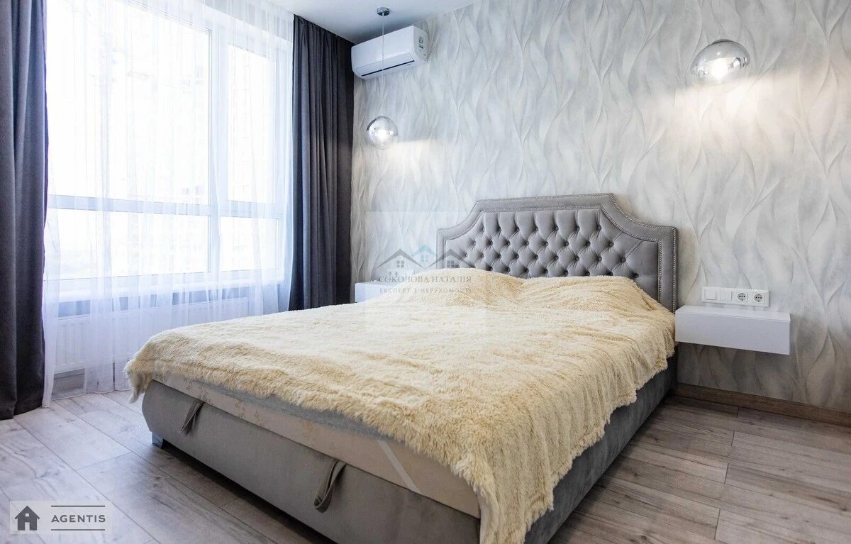 Сдам квартиру 3 комнаты, 108 m², 17 эт./23 этажа. 2, Осокорская 2, Киев. 