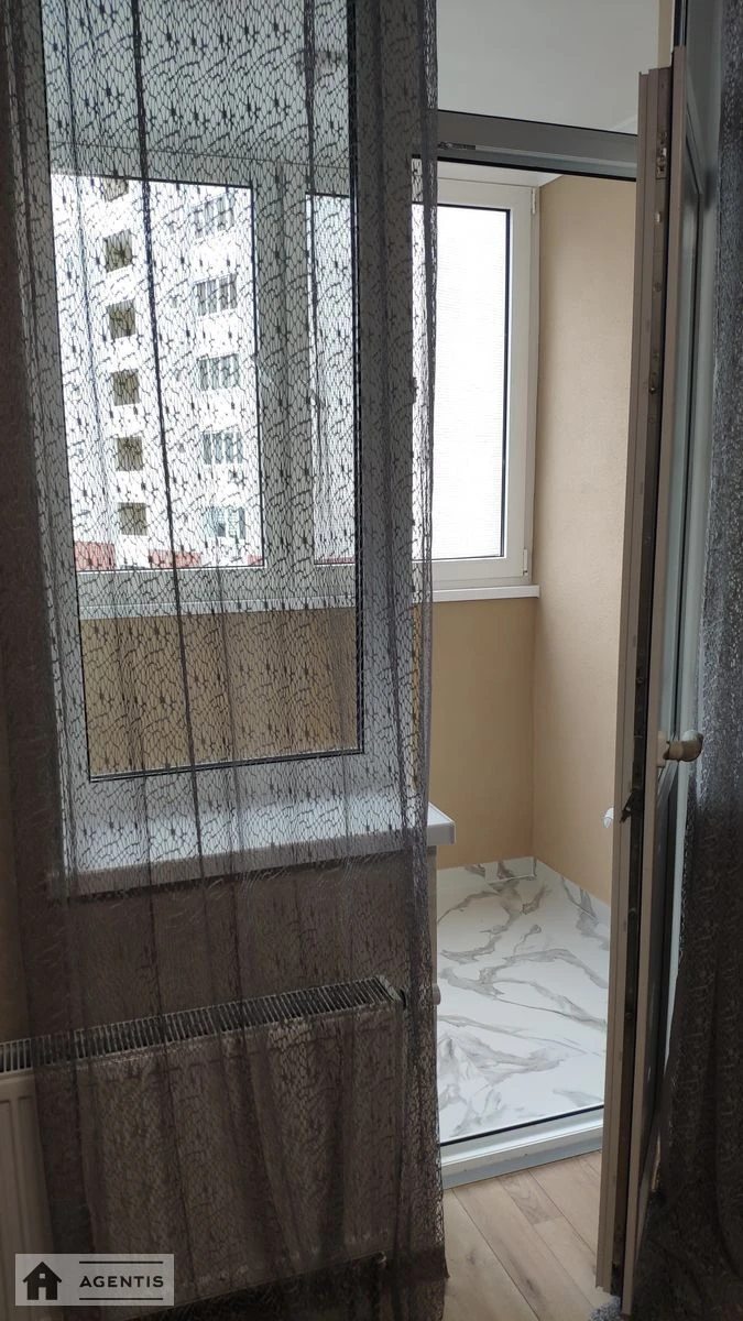 Apartment for rent 1 room, 51 m², 11th fl./25 floors. 3, Baltiyskiy 3, Kyiv. 