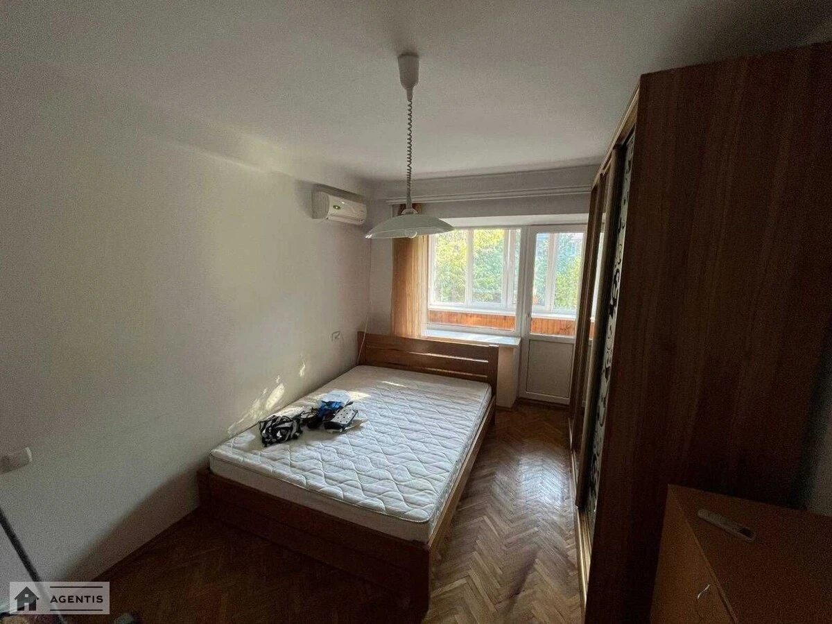 Apartment for rent 1 room, 28 m², 2nd fl./5 floors. Biloruska, Kyiv. 