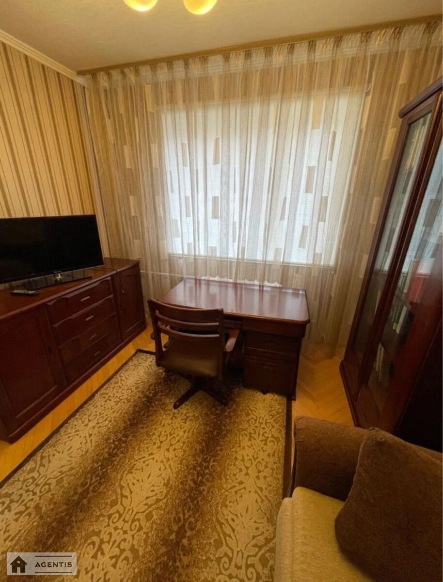 Apartment for rent 3 rooms, 79 m², 4th fl./9 floors. 1, Ivana Pulyuya vul., Kyiv. 