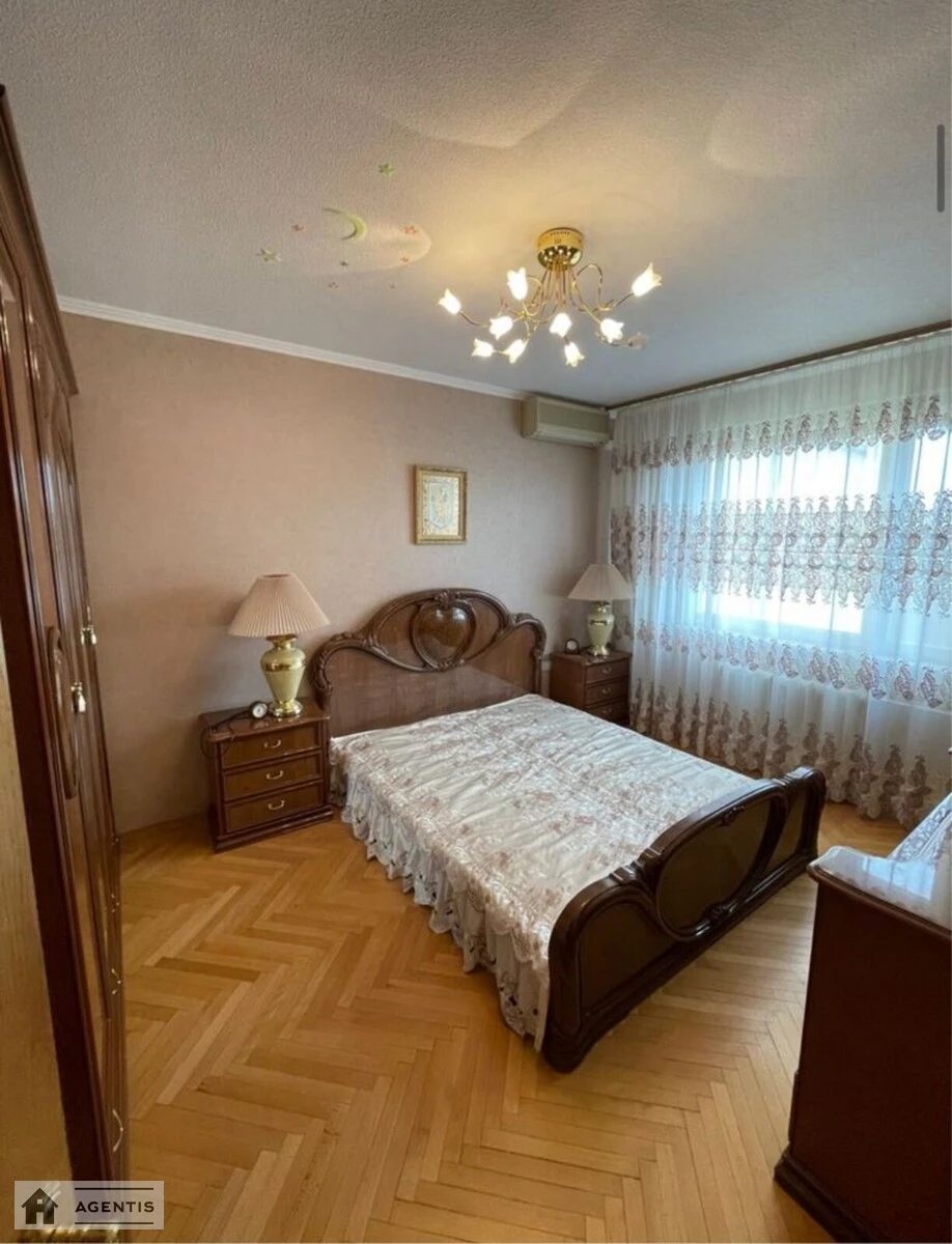 Apartment for rent 3 rooms, 79 m², 4th fl./9 floors. 1, Ivana Pulyuya vul., Kyiv. 