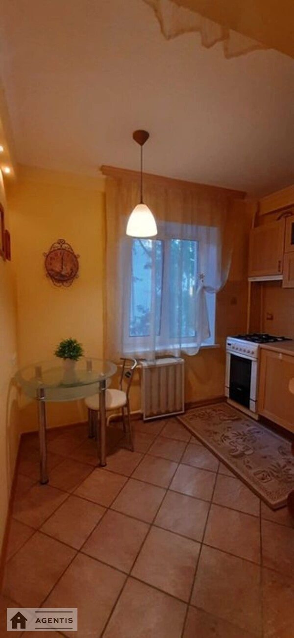 Apartment for rent 1 room, 32 m², 2nd fl./5 floors. 5, Ihorya Turchyna vul. Vasylya Blyukhera, Kyiv. 