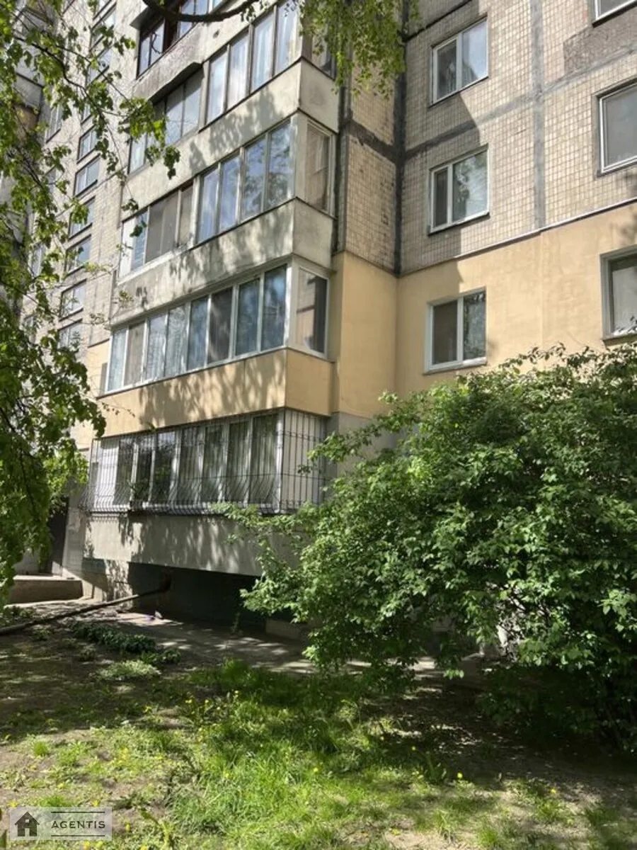 Apartment for rent 3 rooms, 57 m², 2nd fl./9 floors. 5, Volodymyra Pokotyla vul. Kartvelishvili, Kyiv. 