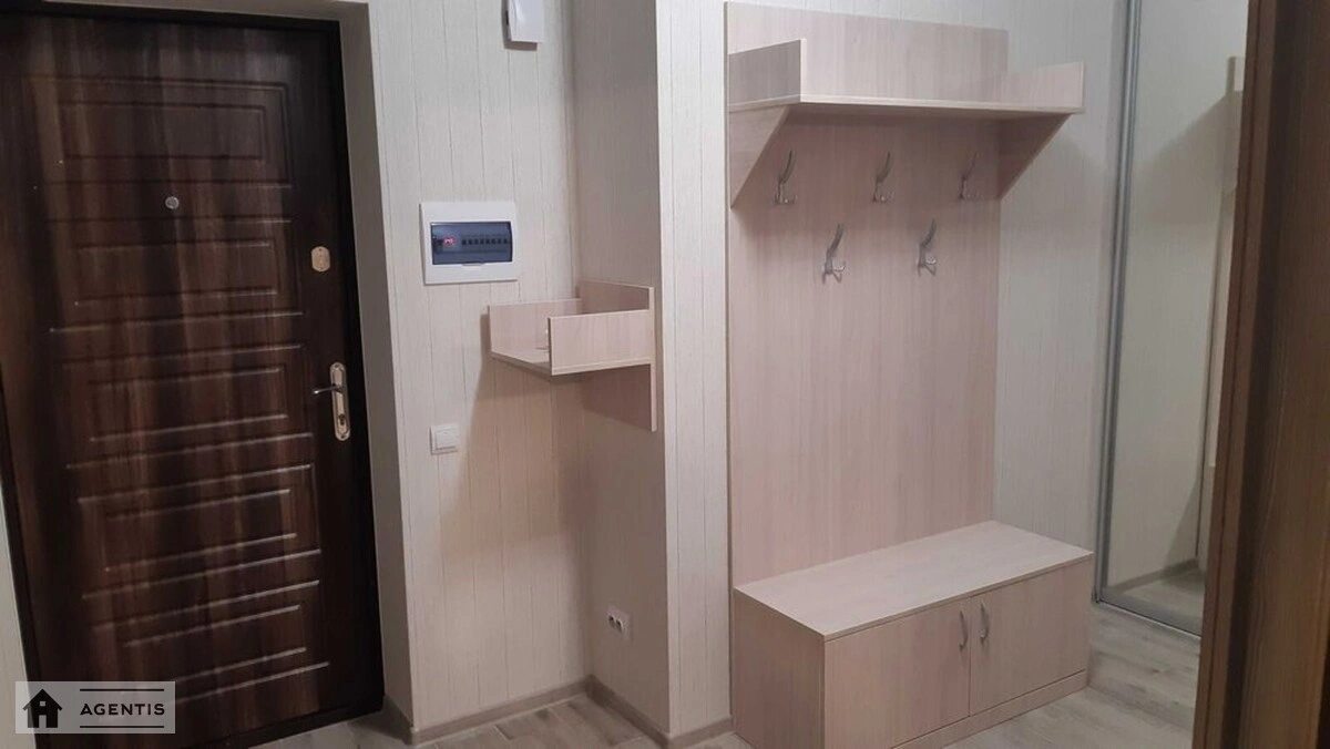 Здам квартиру 1 кімната, 42 m², 10 пов./16 поверхів. 52, Тираспольська 52, Київ. 