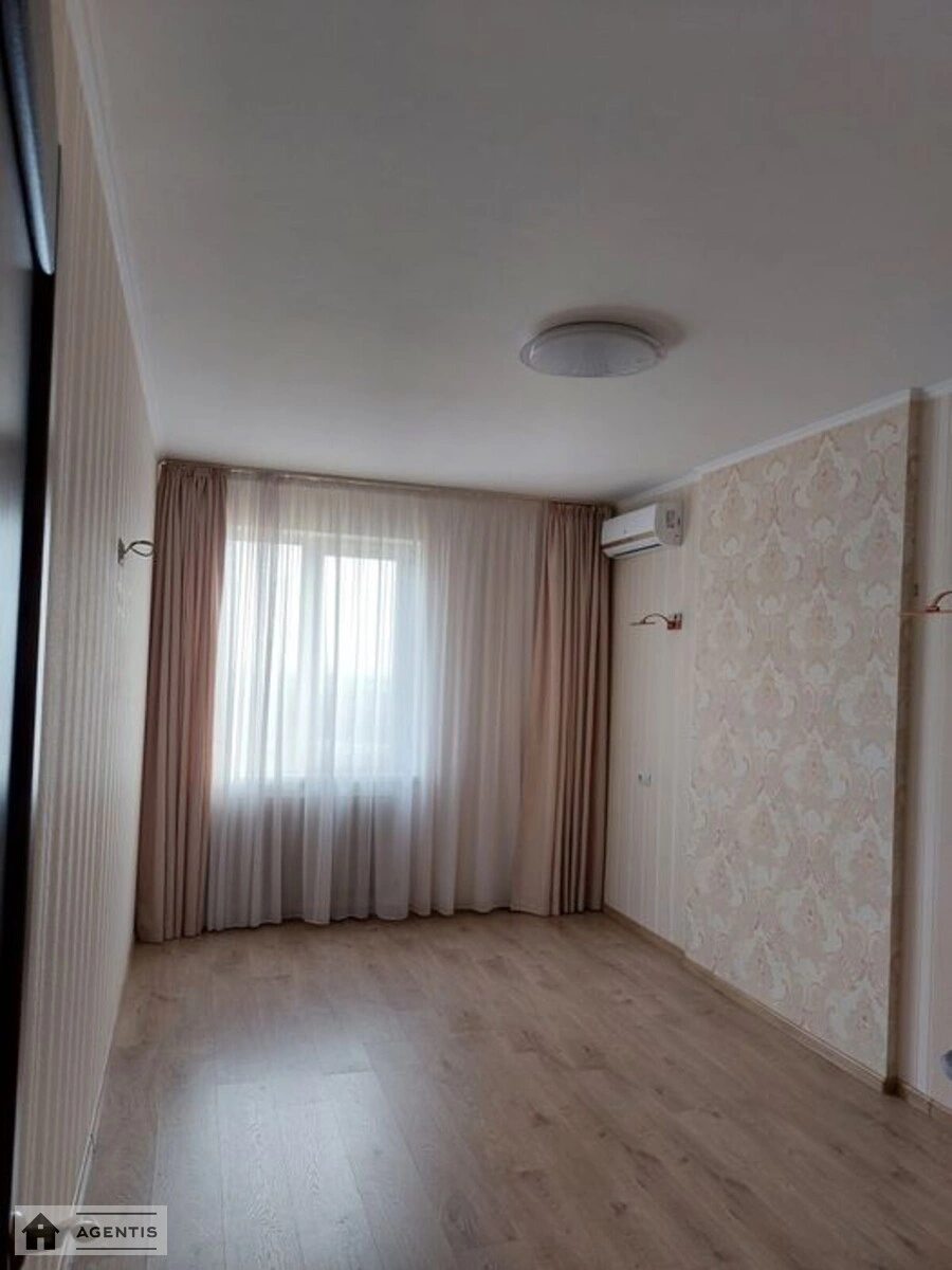 Сдам квартиру 1 комната, 40 m², 6 эт./17 этажей. 24, Ракетная 24, Киев. 