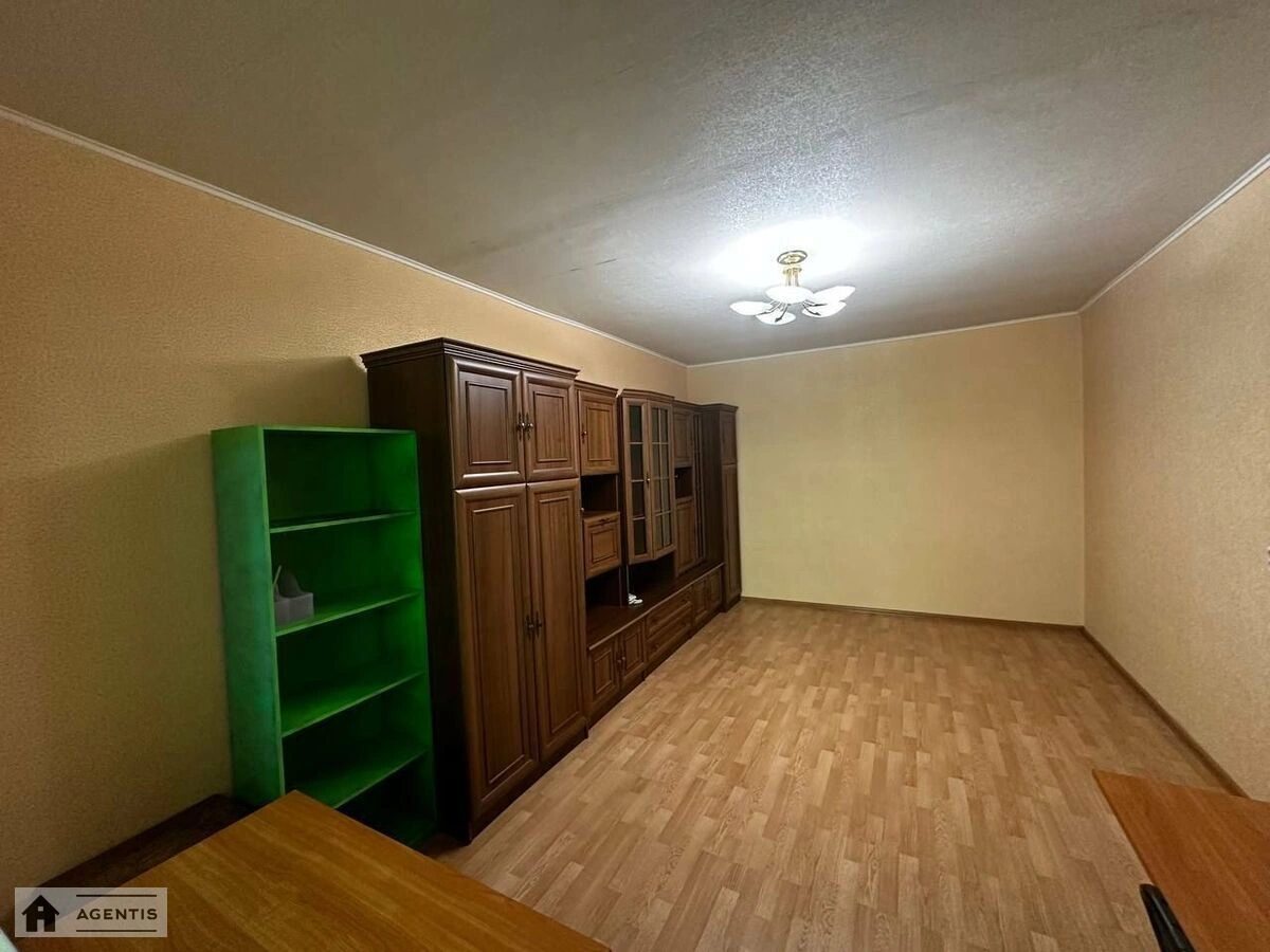 Apartment for rent 3 rooms, 84 m², 14th fl./16 floors. 6, Anny Akhmatovoyi vul., Kyiv. 