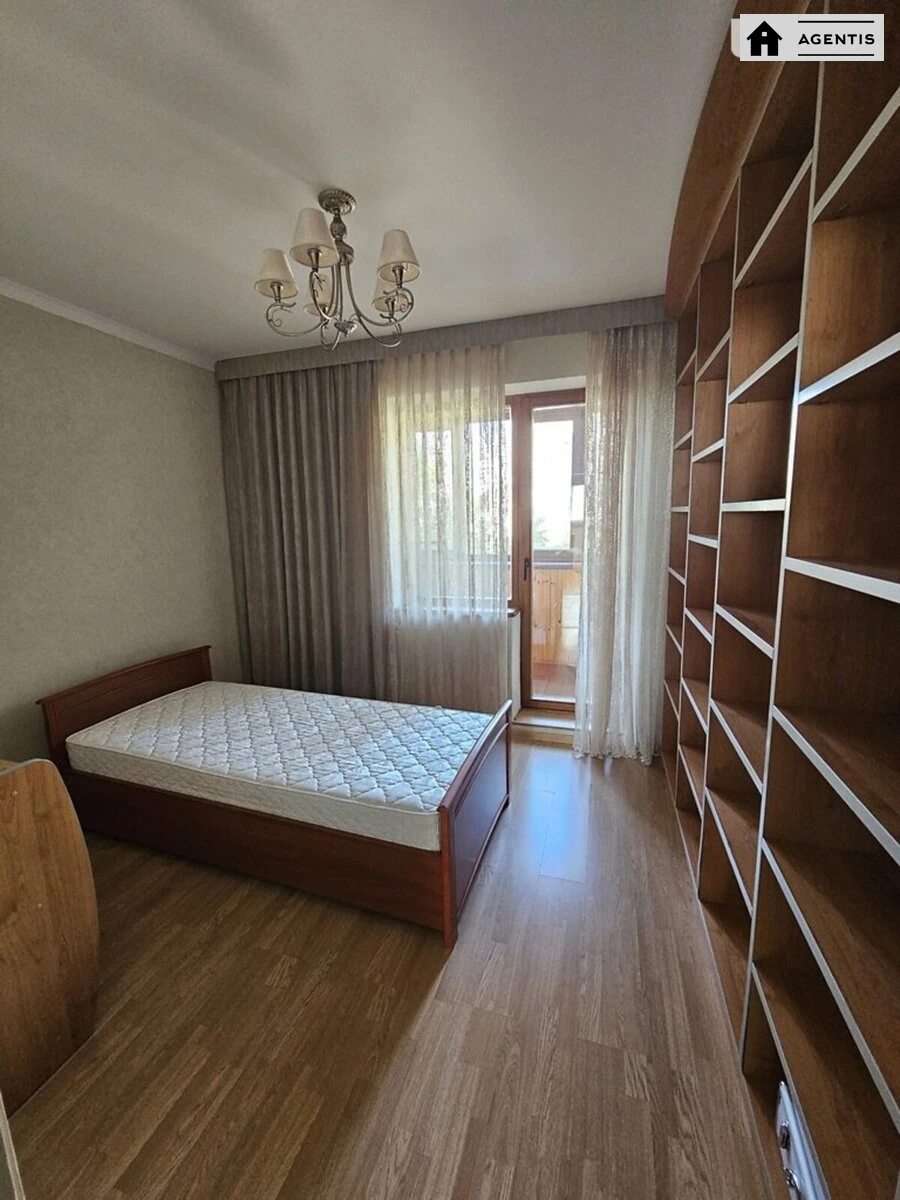 Apartment for rent 3 rooms, 65 m², 4th fl./10 floors. 42, Dragomanova 42, Kyiv. 