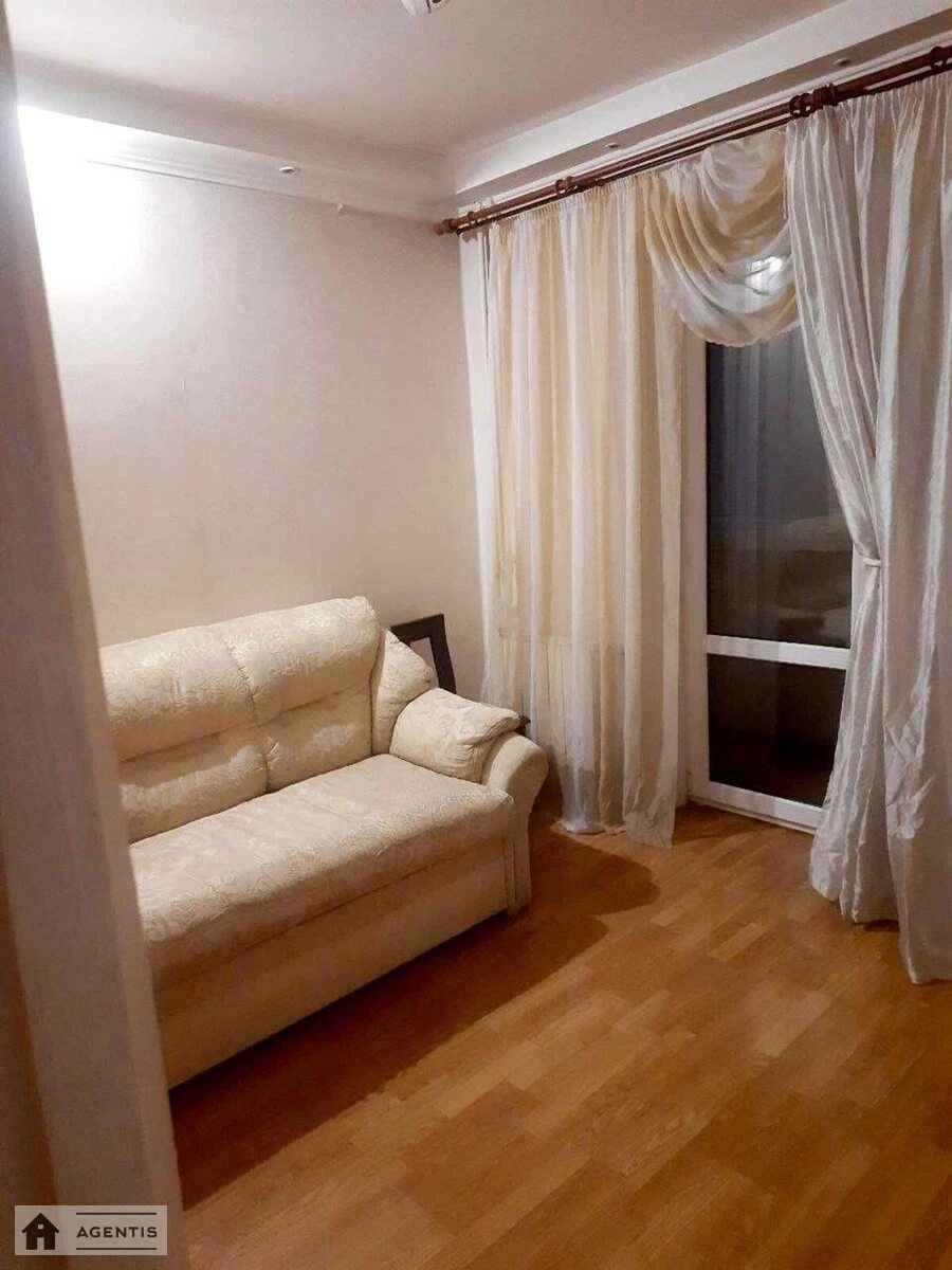 Apartment for rent 3 rooms, 70 m², 7th fl./9 floors. Akademika Korolova prosp., Kyiv. 