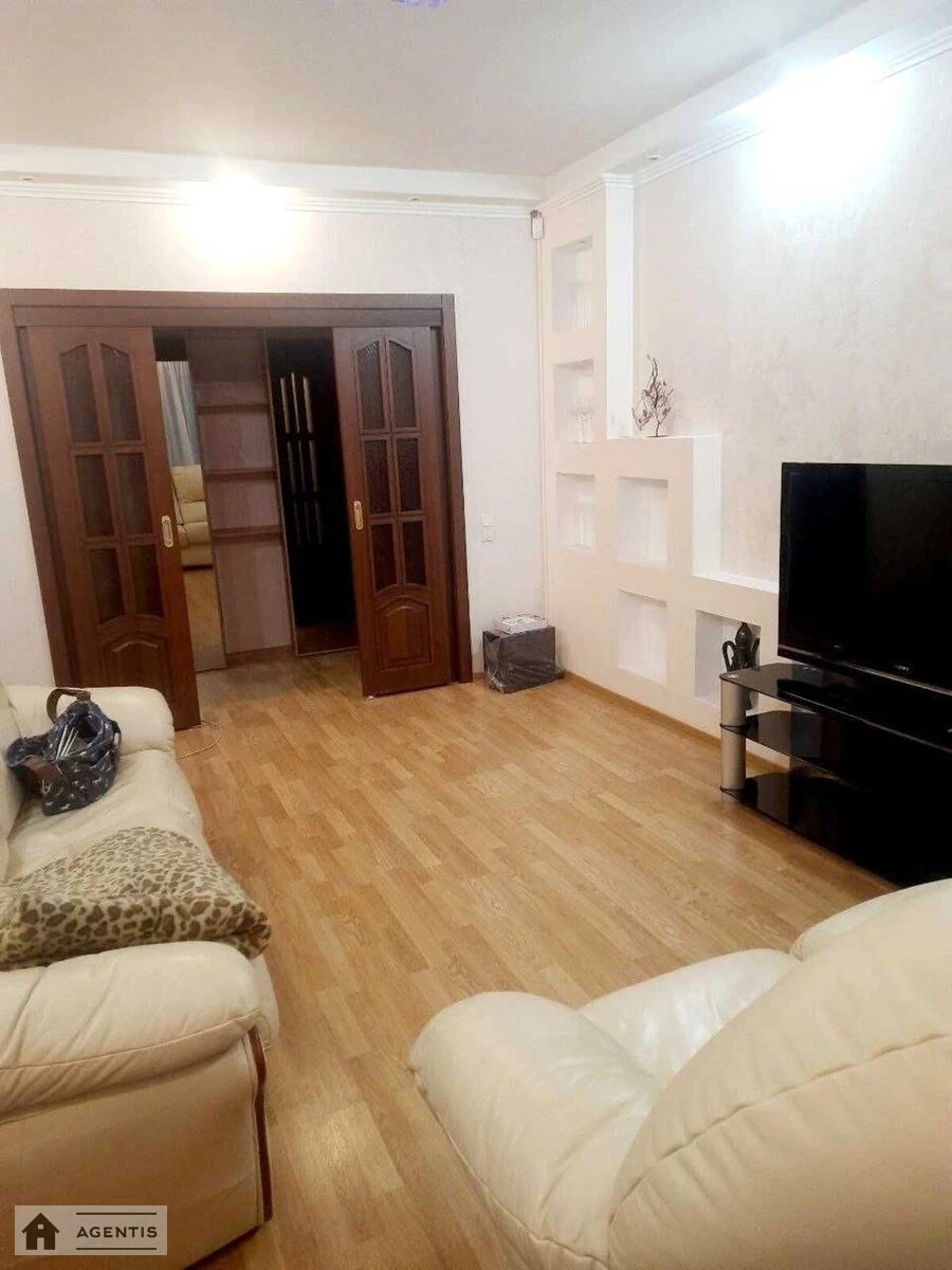 Apartment for rent 3 rooms, 70 m², 7th fl./9 floors. Akademika Korolova prosp., Kyiv. 