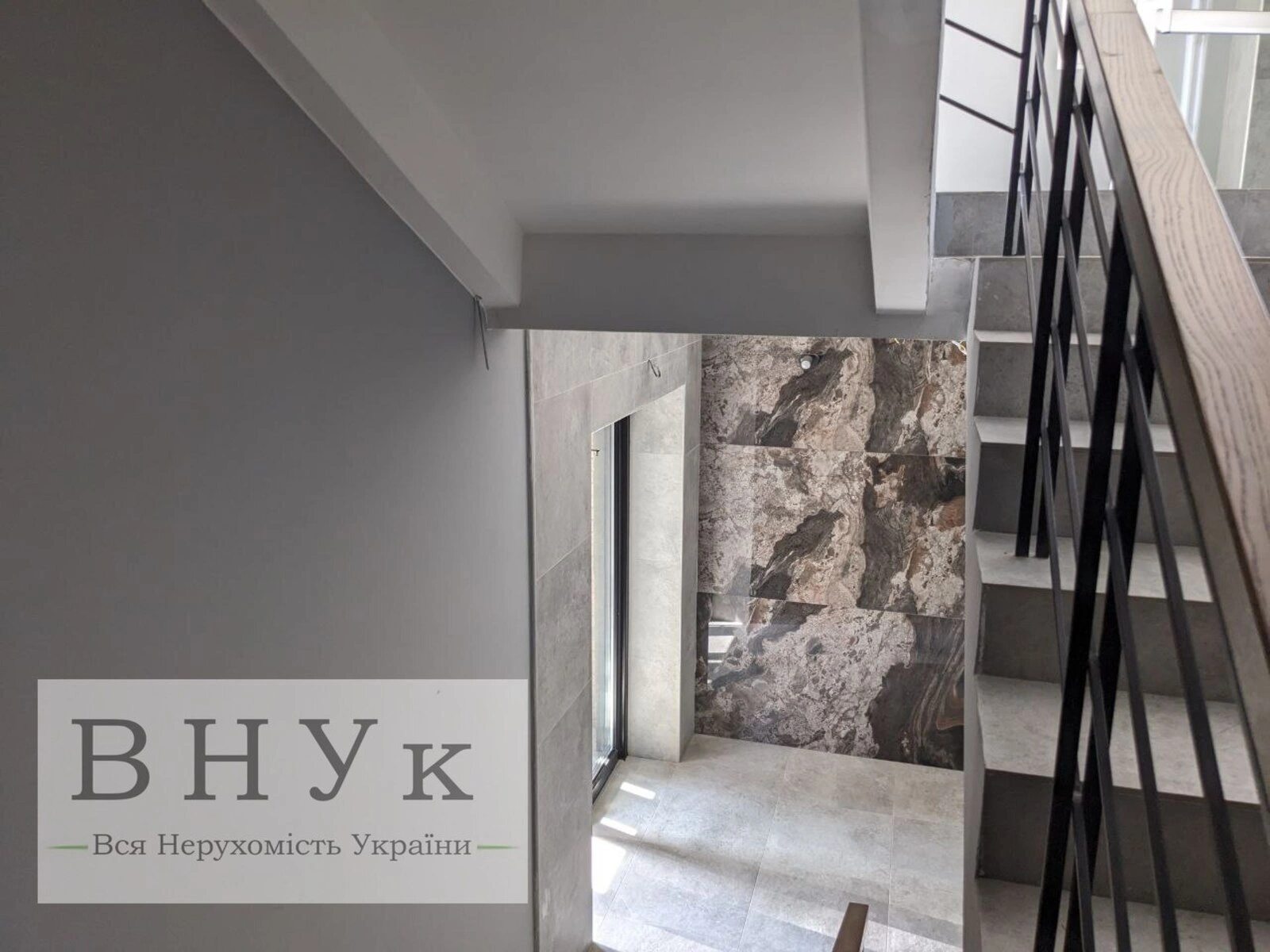 Apartments for sale 2 rooms, 55 m², 5th fl./5 floors. Za Rudkoyu prov., Ternopil. 