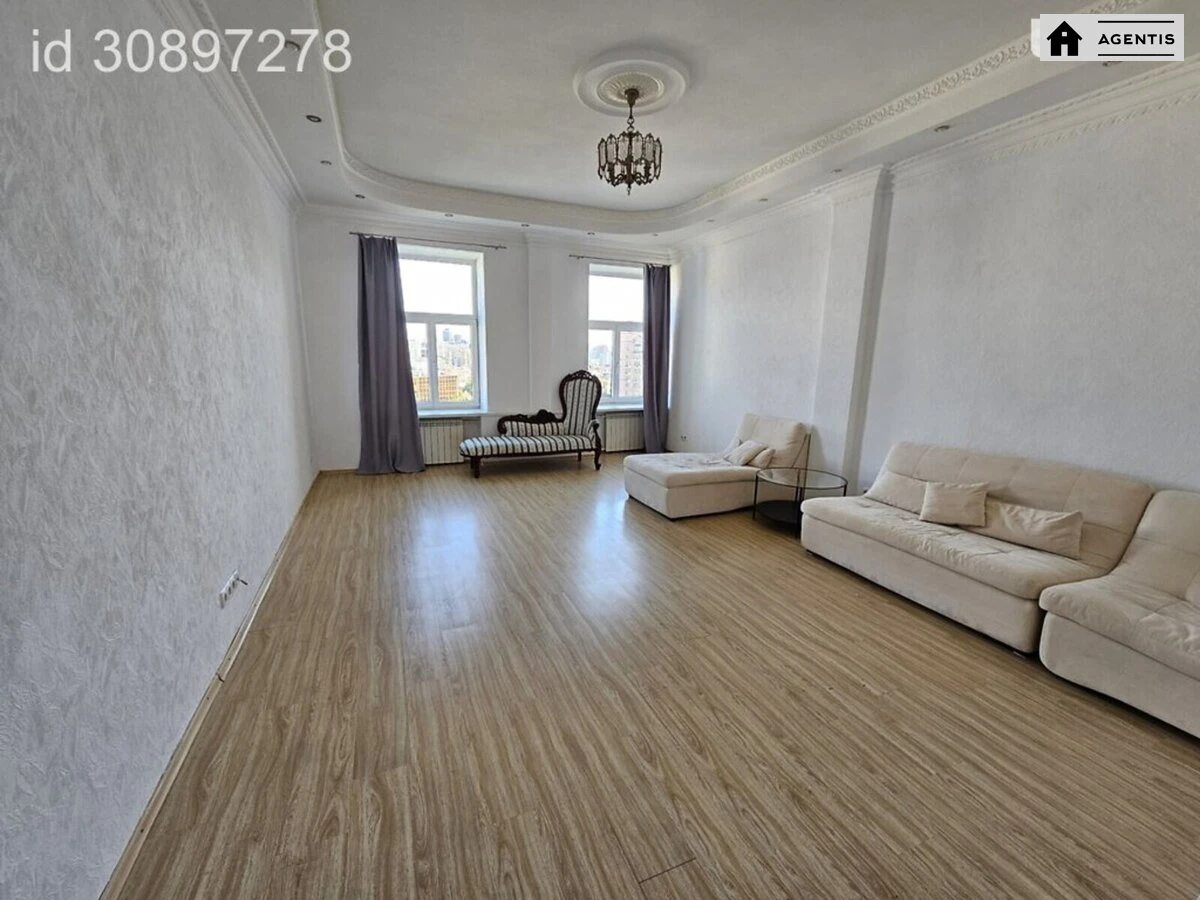 Сдам квартиру 2 комнаты, 76 m², 8 эт./9 этажей. 19, Владимирская 19, Киев. 