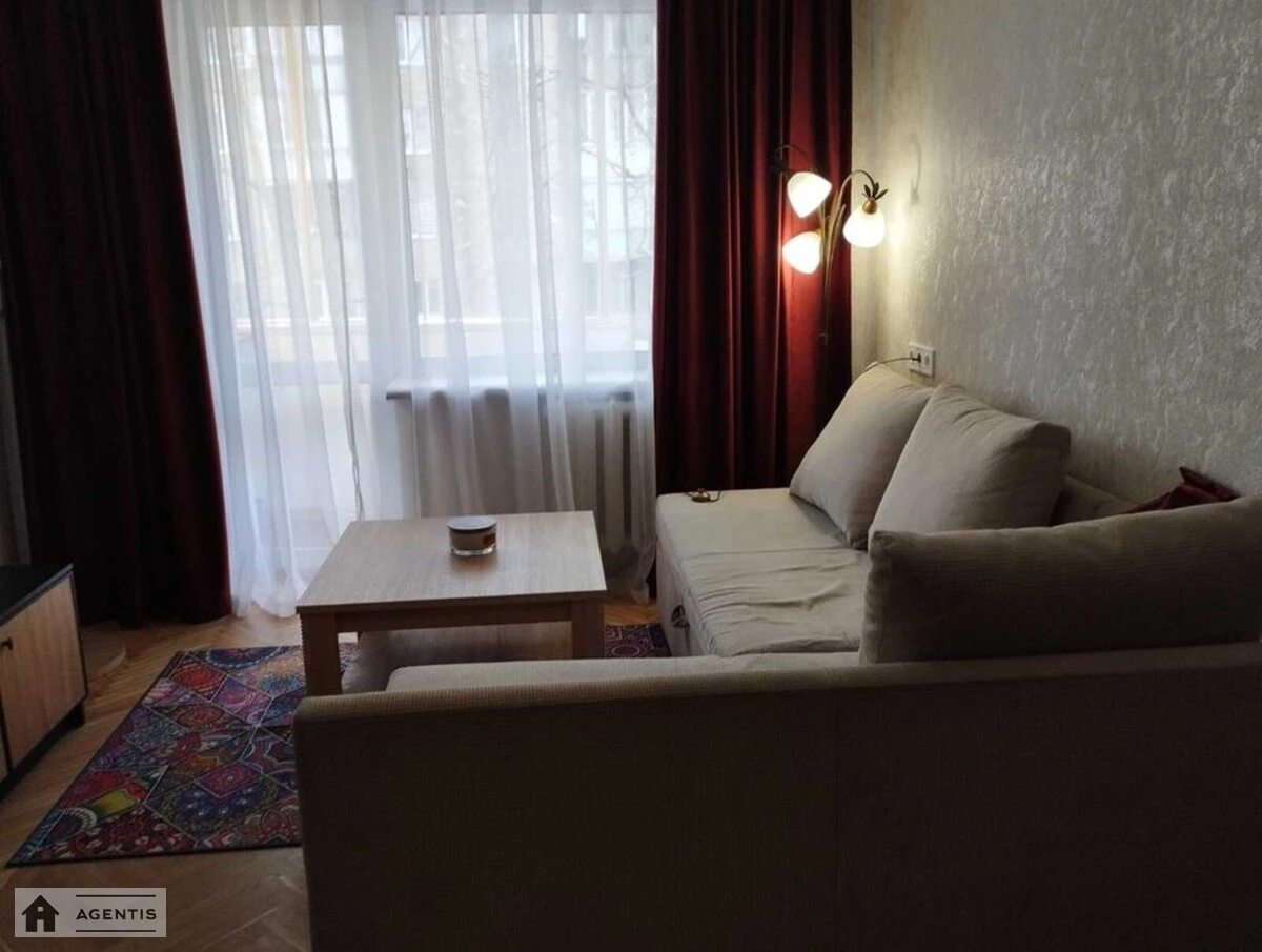 Apartment for rent 2 rooms, 45 m², 2nd fl./5 floors. 17, Oleny Telihy vul., Kyiv. 