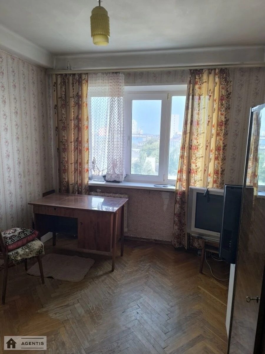 Сдам квартиру 3 комнаты, 56 m², 5 эт./9 этажей. 24, Гусовского 24, Киев. 