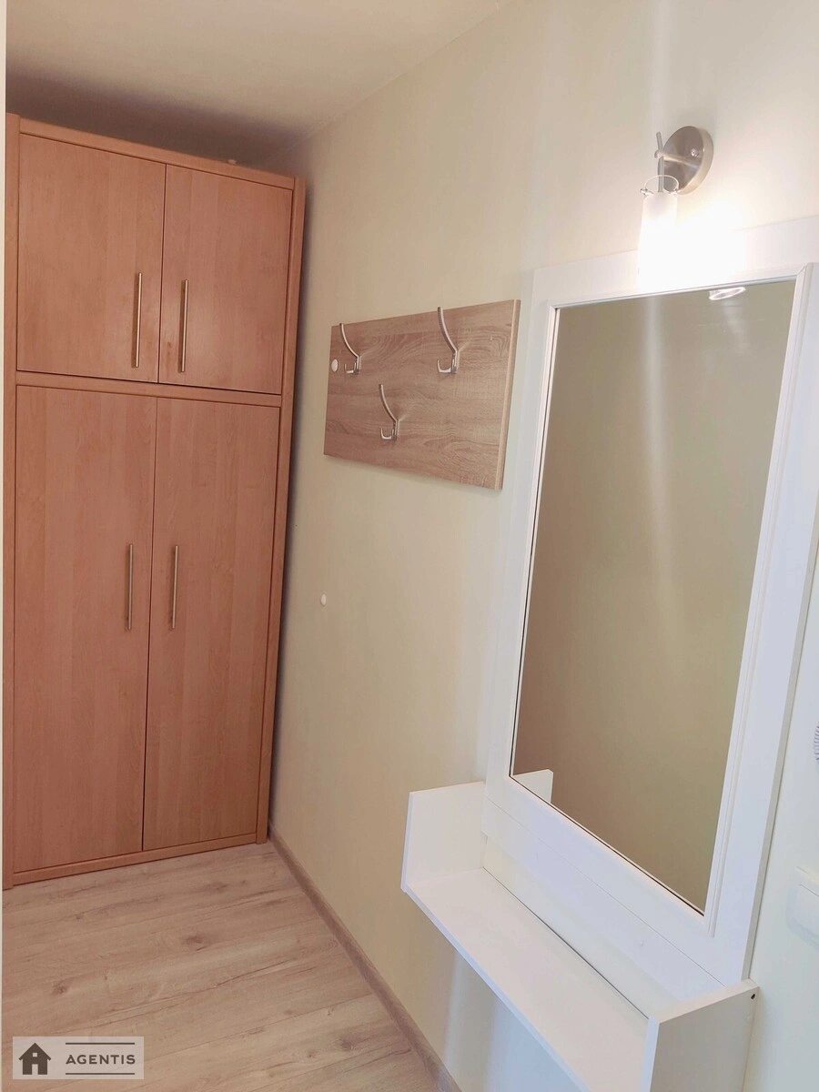 Здам квартиру 1 кімната, 30 m², 5 пов./9 поверхів. Печерський район, Київ. 