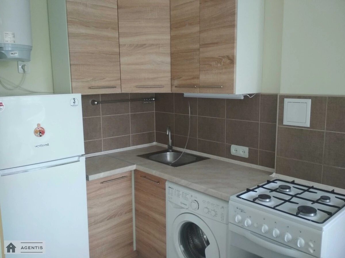 Здам квартиру 1 кімната, 30 m², 5 пов./9 поверхів. Печерський район, Київ. 