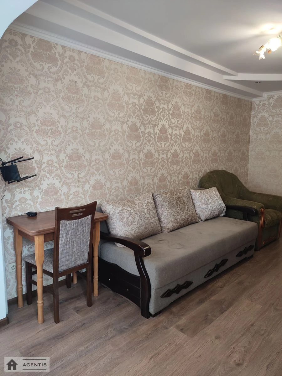 Apartment for rent 2 rooms, 56 m², 2nd fl./9 floors. 11, Sholom-Aleyhema 11, Kyiv. 