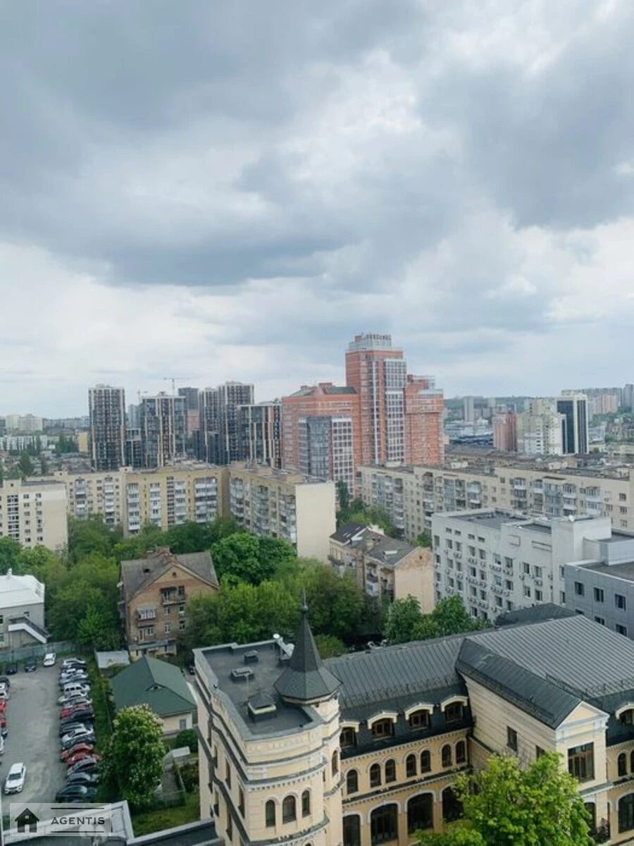 Сдам квартиру 2 комнаты, 99 m², 12 эт./21 этаж. Єжи Ґедройця вул. (Тверська), Киев. 