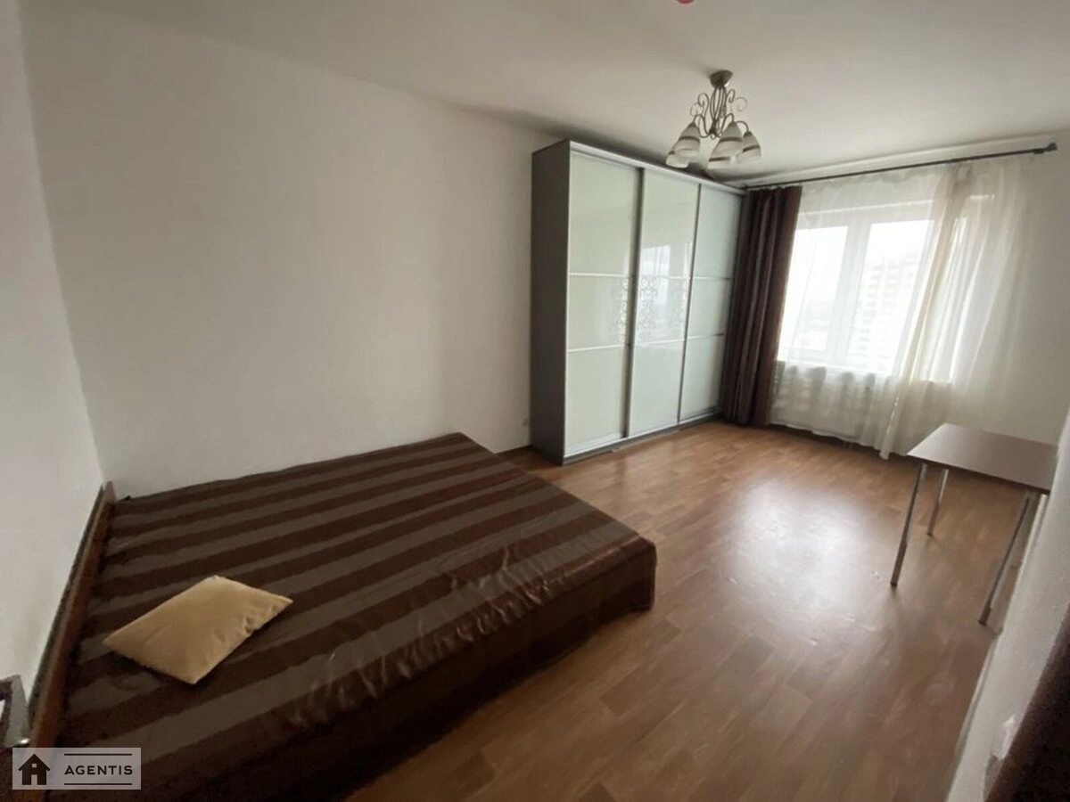 Apartment for rent 2 rooms, 63 m², 24th fl./25 floors. Sofiyi Rusovoyi vul., Kyiv. 