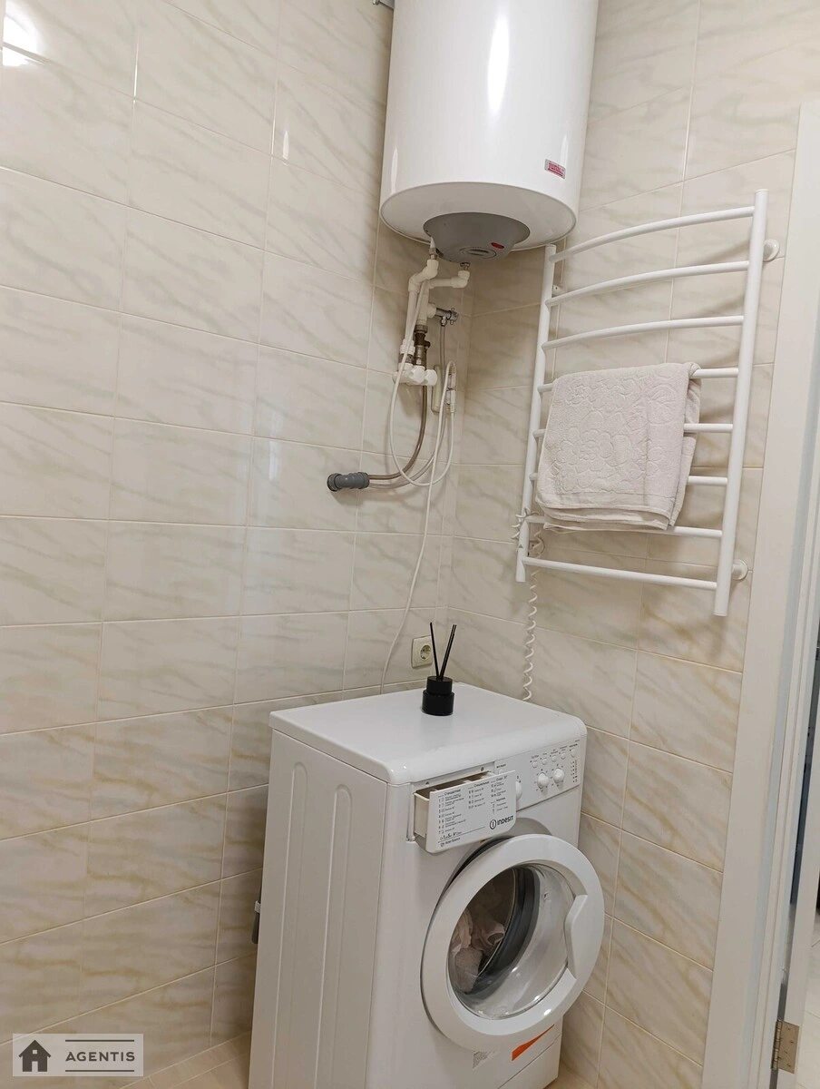 Здам квартиру 1 кімната, 38 m², 11 пов./17 поверхів. 15, Харківське 15, Київ. 