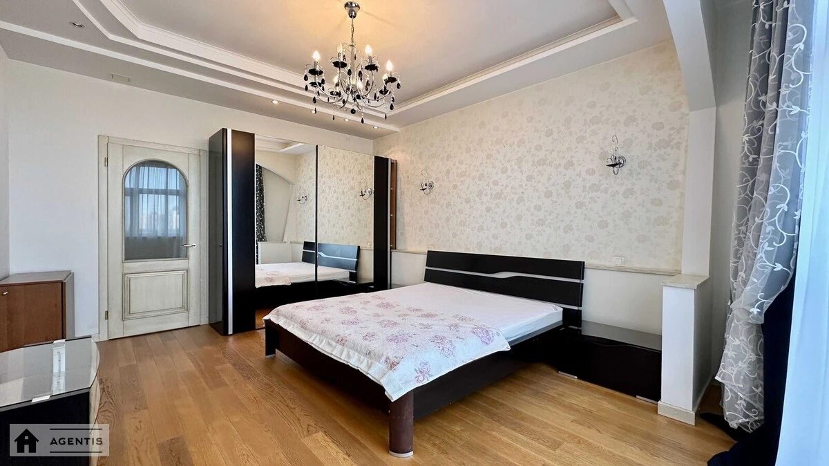 Сдам квартиру 3 комнаты, 108 m², 14 эт./22 этажа. 32, Євгена Коновальця вул. (Щорса), Киев. 