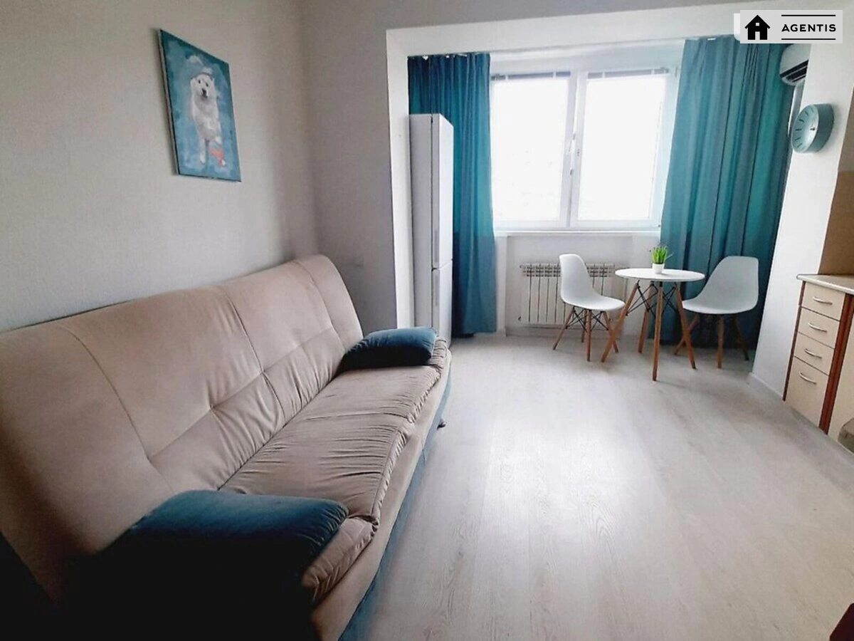 Сдам квартиру 2 комнаты, 48 m², 9 эт./16 этажей. 17, Миколи Закревського вул., Киев. 