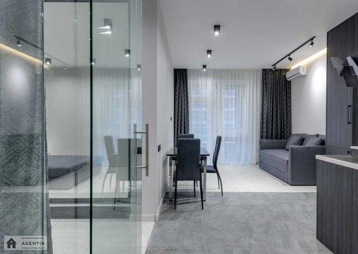 Сдам квартиру 2 комнаты, 45 m², 2 эт./17 этажей. 13, Лейпцигская 13, Киев. 