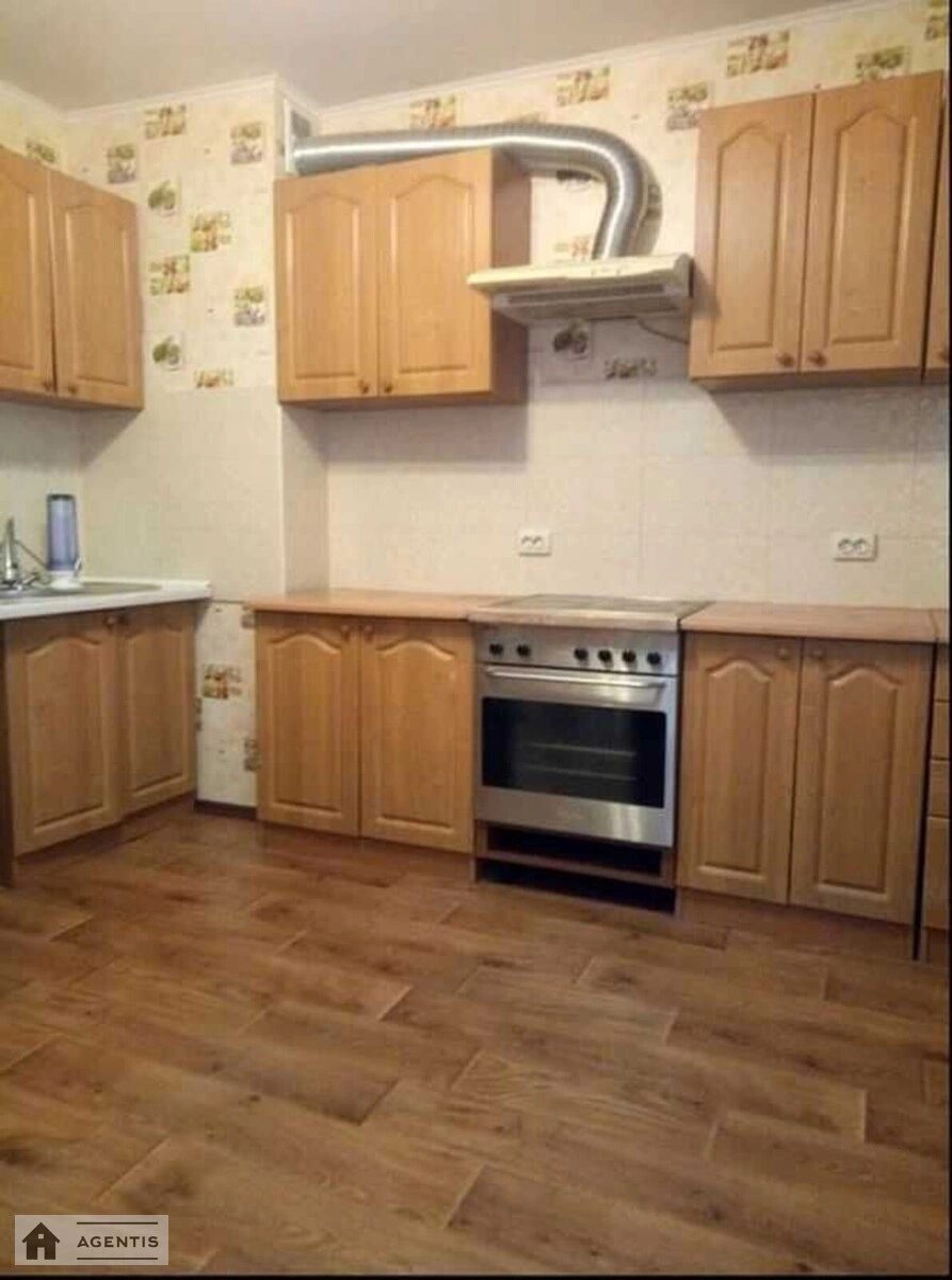 Apartment for rent 1 room, 41 m², 3rd fl./5 floors. 54, Vyshgorodska 54, Kyiv. 