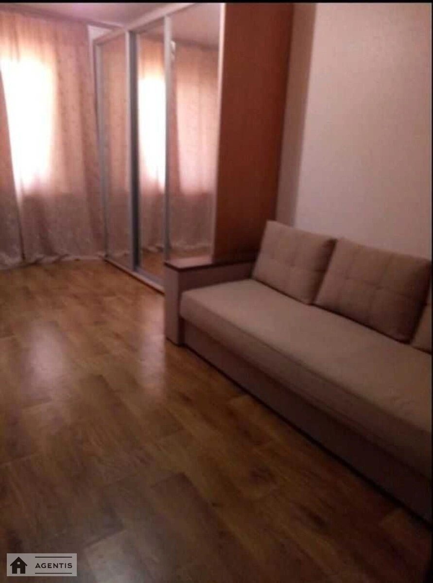 Apartment for rent 1 room, 41 m², 3rd fl./5 floors. 54, Vyshgorodska 54, Kyiv. 