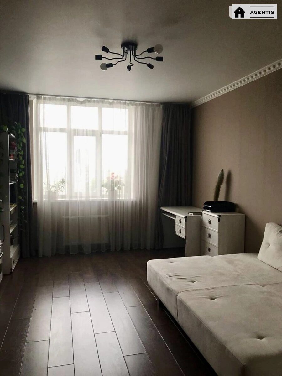 Apartment for rent 3 rooms, 127 m², 12th fl./25 floors. 4, Valeriya Lobanovskoho prosp. Chervonozoryanyy, Kyiv. 