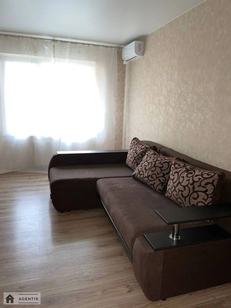 Сдам квартиру 1 комната, 45 m², 14 эт./25 этажей. 14, Петра Калнишевського вул. (Михайла Майорова), Киев. 