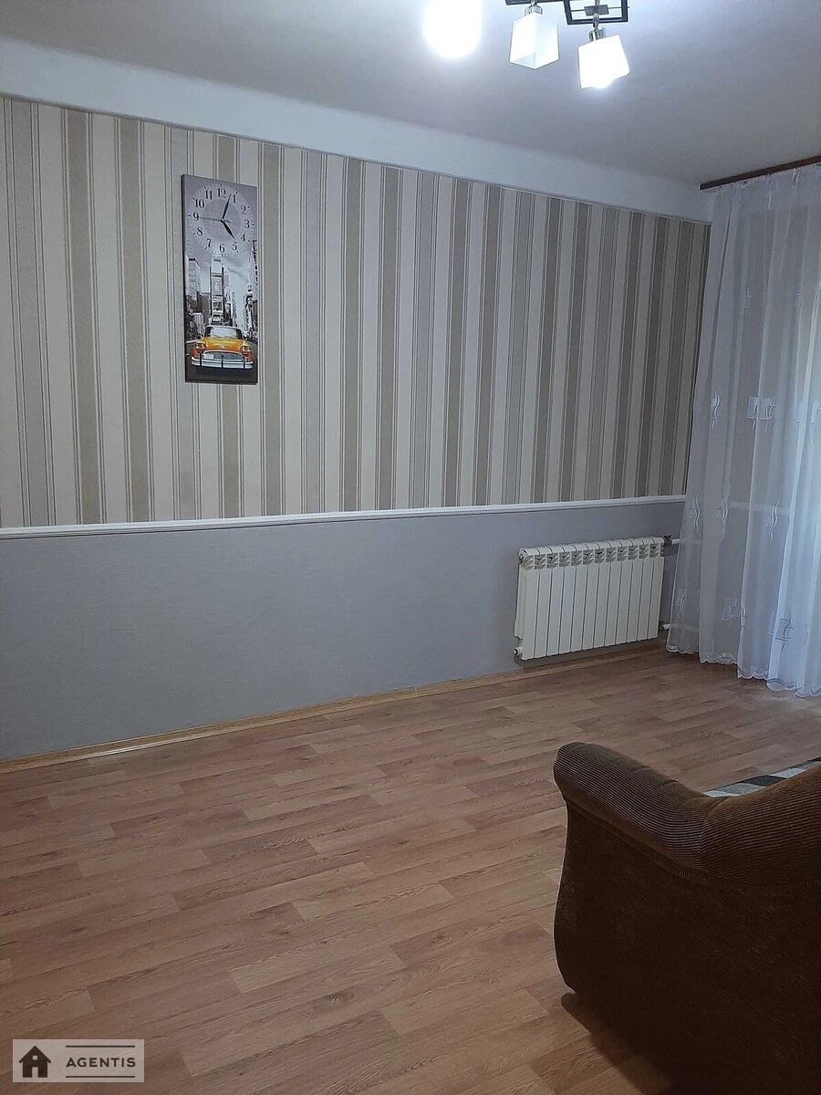 Apartment for rent 1 room, 33 m², 1st fl./9 floors. 6, Zhulya Verna bulv. Romena Rollana, Kyiv. 