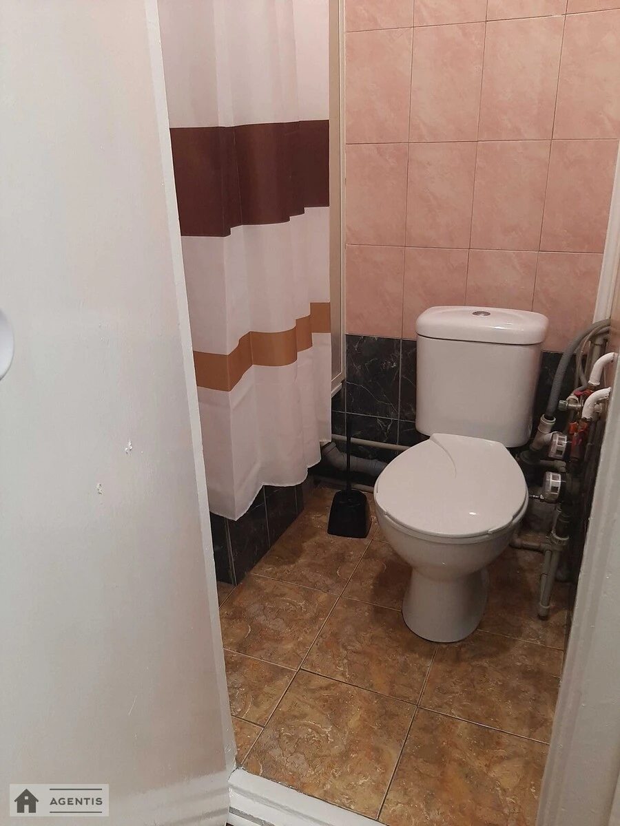 Здам квартиру 1 кімната, 33 m², 1 пов./9 поверхів. 6, Жуля Верна бульв. (Ромена Роллана), Київ. 