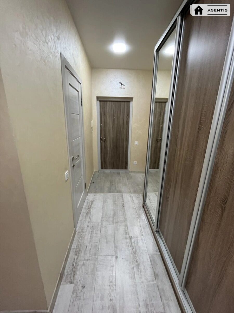 Apartment for rent 1 room, 41 m², 3rd fl./10 floors. 4, Teremkivska 4, Kyiv. 