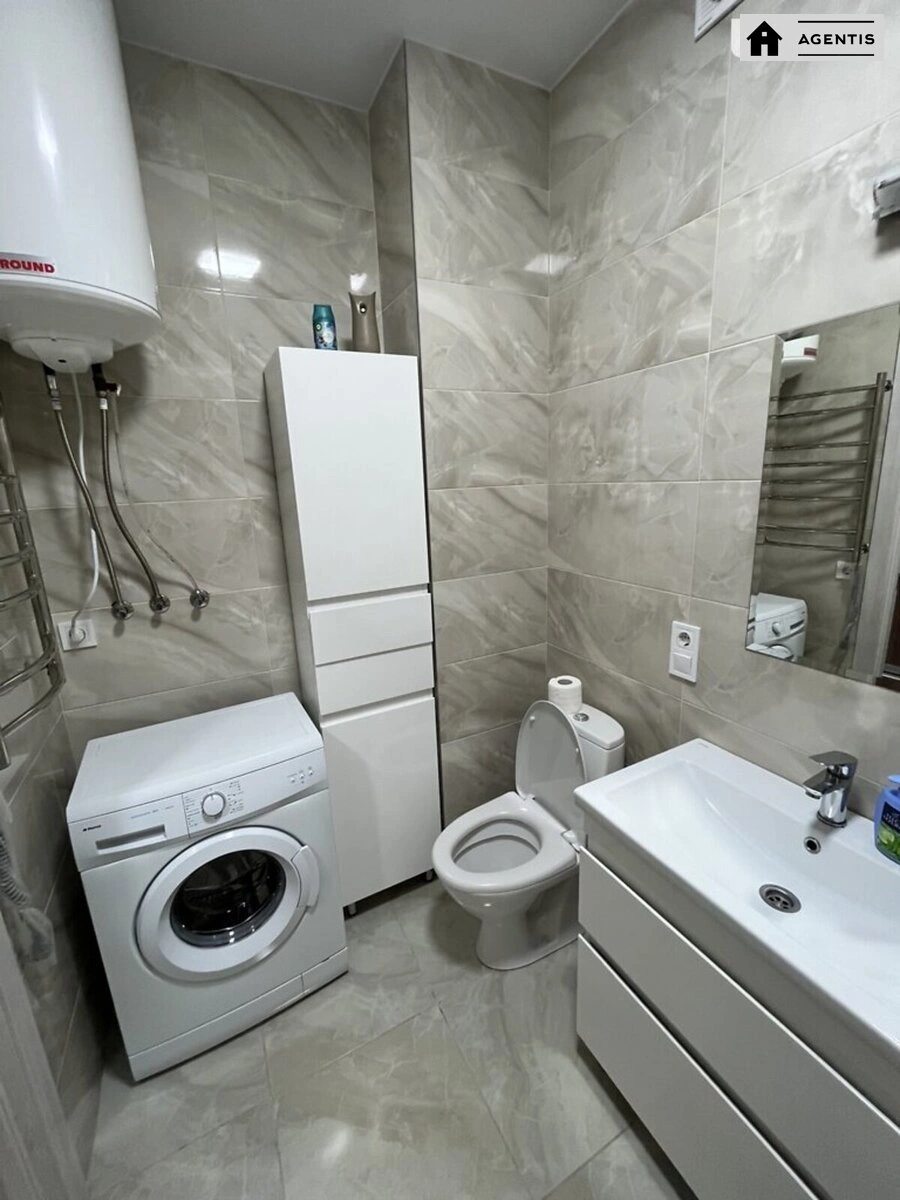 Сдам квартиру 1 комната, 41 m², 3 эт./10 этажей. 4, Теремковская 4, Киев. 