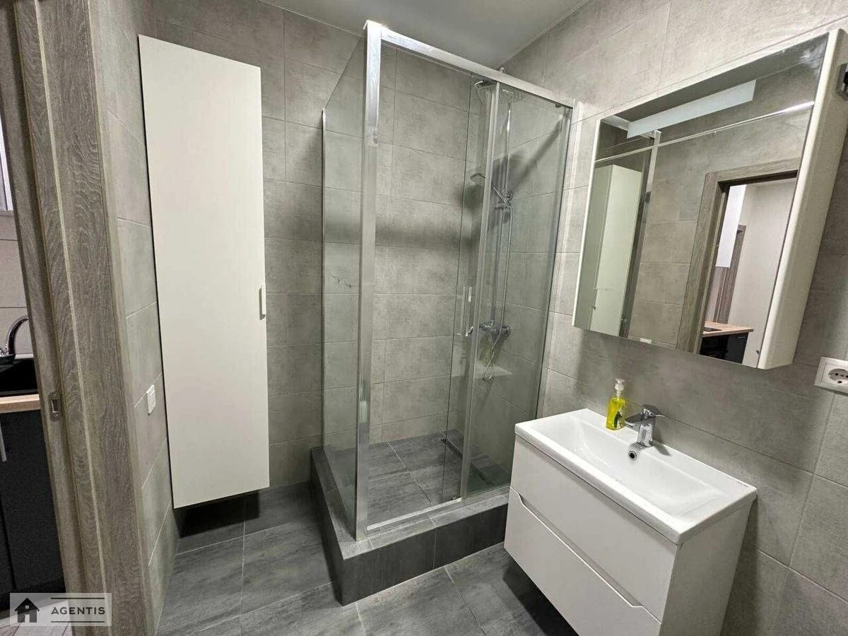 Сдам квартиру 2 комнаты, 46 m², 16 эт./25 этажей. 40, Ревуцкого 40, Киев. 