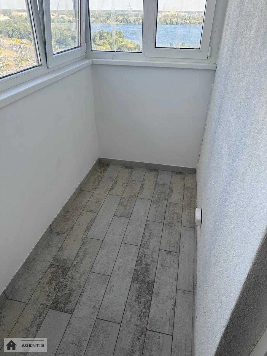 Сдам квартиру 2 комнаты, 46 m², 16 эт./25 этажей. 40, Ревуцкого 40, Киев. 