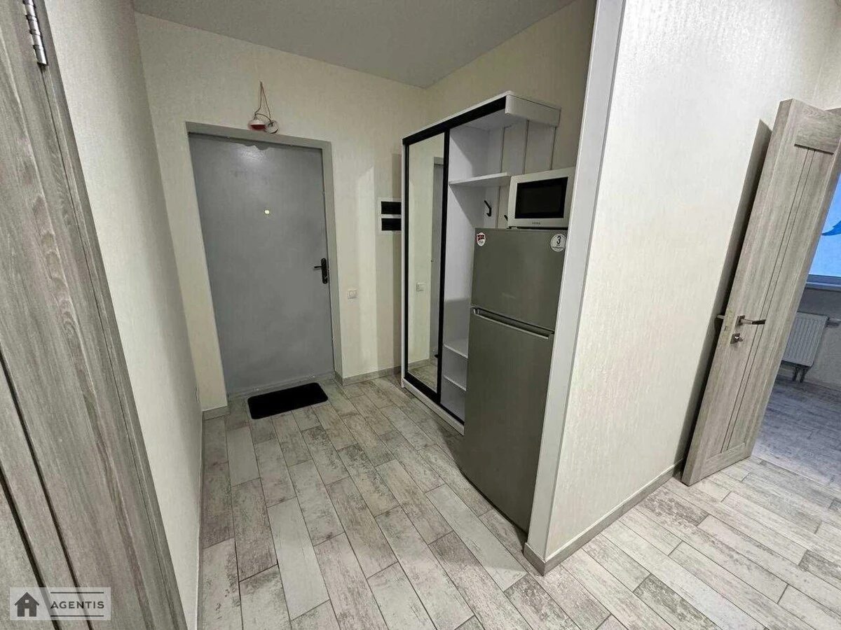 Сдам квартиру 2 комнаты, 46 m², 16 эт./25 этажей. 40, Ревуцкого 40, Киев. 