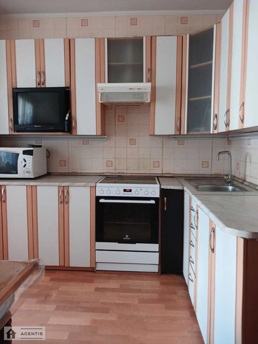 Apartment for rent 2 rooms, 78 m², 16th fl./16 floors. 12, Dragomanova 12, Kyiv. 