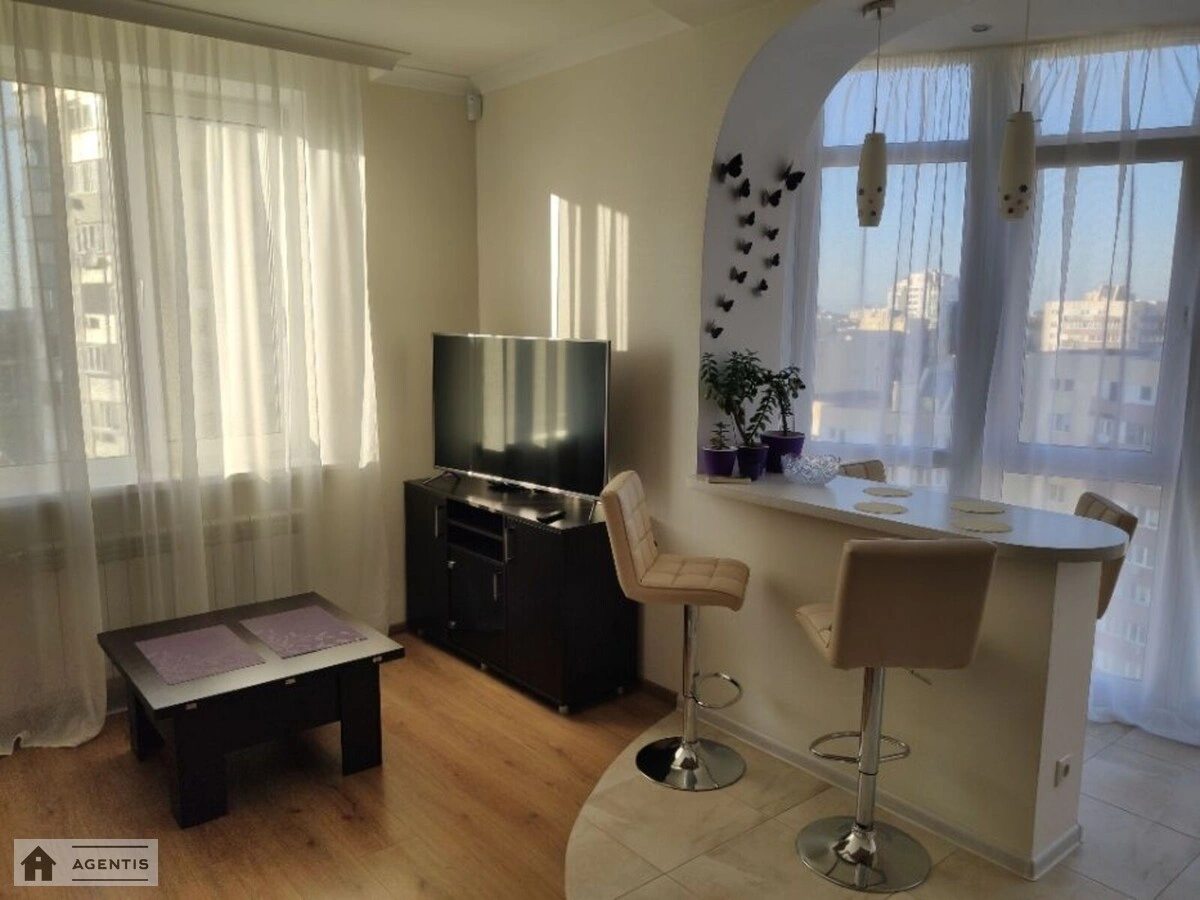 Apartment for rent 2 rooms, 75 m², 18th fl./25 floors. Larysy Rudenko vul., Kyiv. 