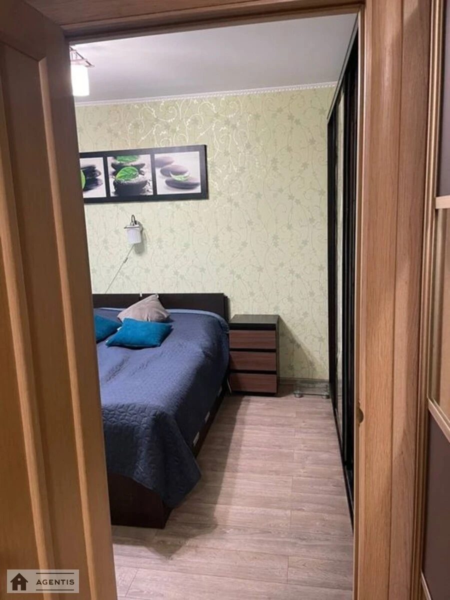 Здам квартиру 2 кімнати, 50 m², 9 пов./9 поверхів. 15, Петропавлівська 15, Київ. 